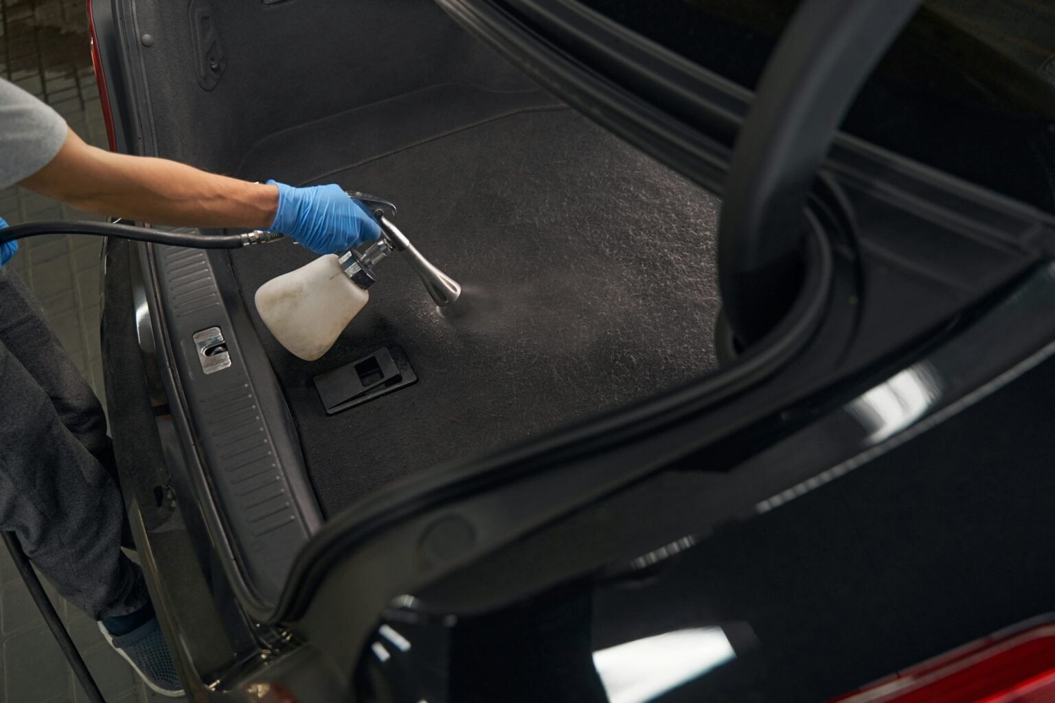 Car interior cleaning with pressure tool
